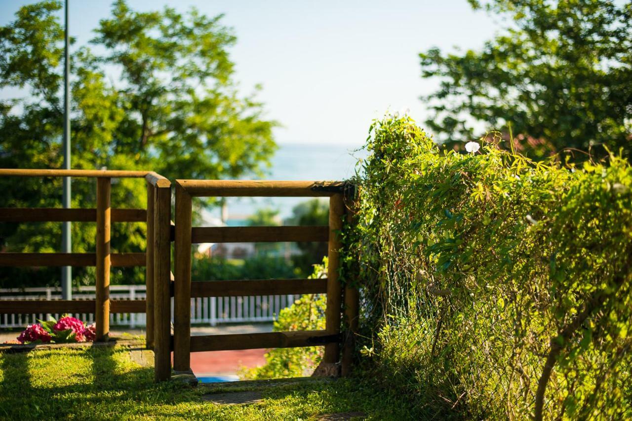 Casa De Las Flores - Apartamento Con Jardin Privado Frente A La Playa De Comillas Exterior foto
